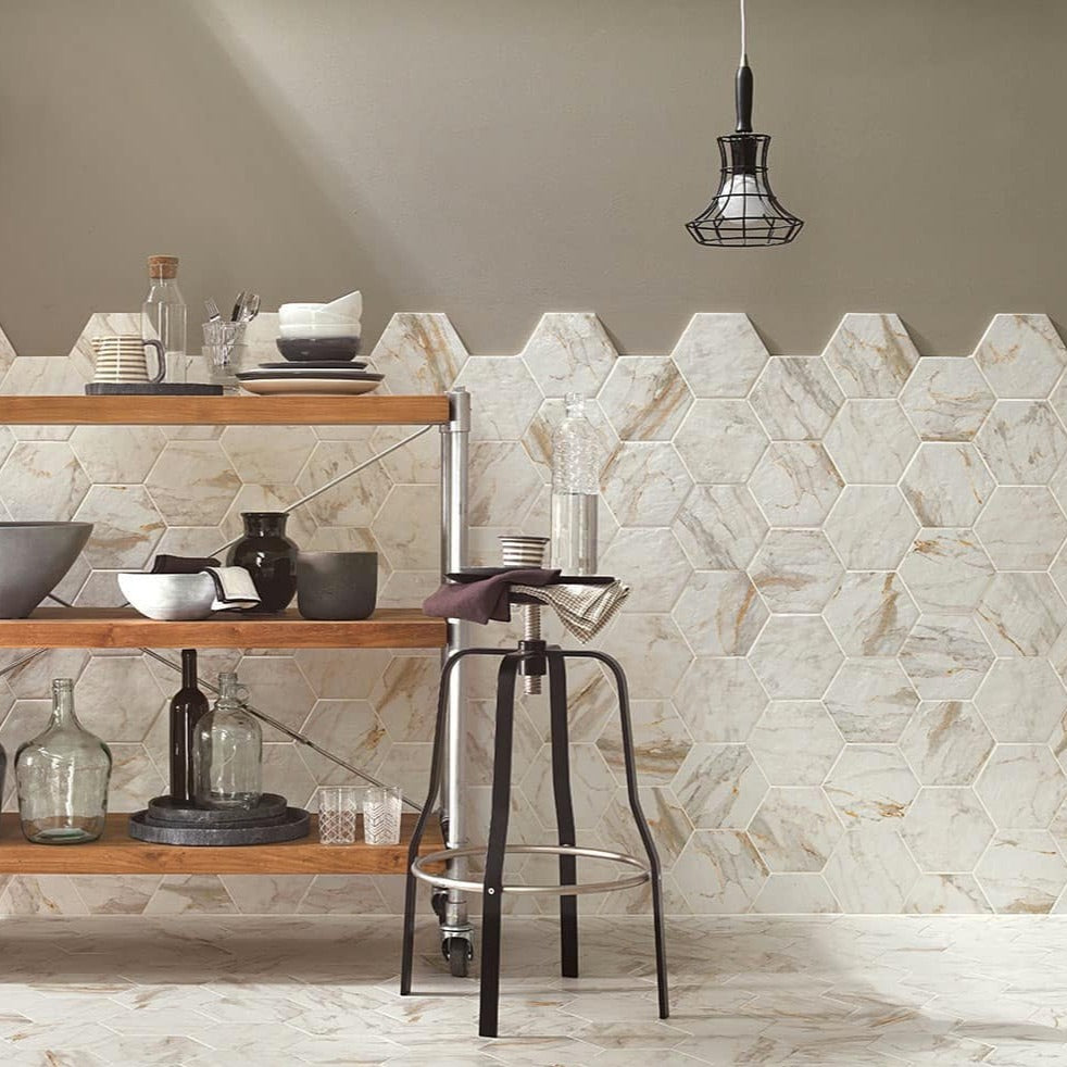 Bistrot Michelangelo matte porcelain tile with a marble design, for floors and walls. Made in Italy, installed in a room.