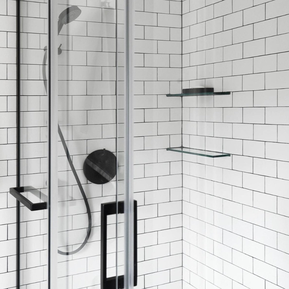 Vivid White pure white glossy finish subway tile for backsplashes and feature walls. In a 3x6" size.