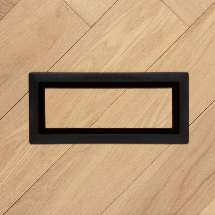Aria Lite Vent in a black colour, available in 3x10" and 4x10".